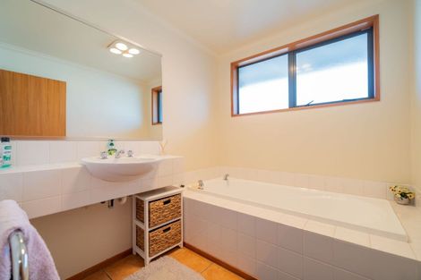 Photo of property in 4 Melland Place, Te Anau, 9600