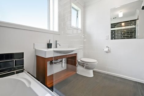 Photo of property in 37 Cross Street, Coalgate, 7673