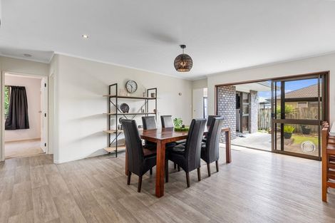 Photo of property in 13 Galway Place, Te Puke, 3119