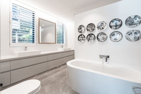 Photo of property in 2/308 Oriental Parade, Oriental Bay, Wellington, 6011