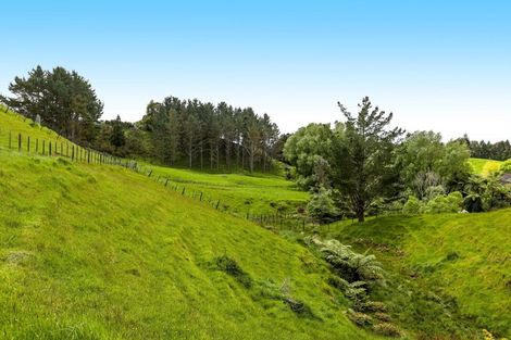 Photo of property in 68 Saxton Road, Upper Vogeltown, New Plymouth, 4371