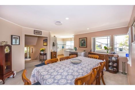 Photo of property in 41 Unsworth Drive, Unsworth Heights, Auckland, 0632