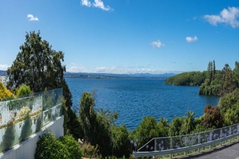 Photo of property in 1/852 Wily Terrace, Acacia Bay, Taupo, 3330