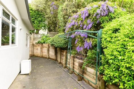 Photo of property in 2/87a Kowhai Road, Mairangi Bay, Auckland, 0630