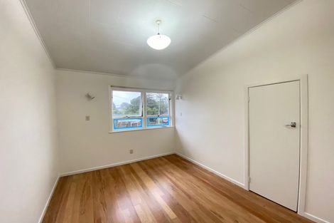 Photo of property in 122 Vodanovich Road, Te Atatu South, Auckland, 0610