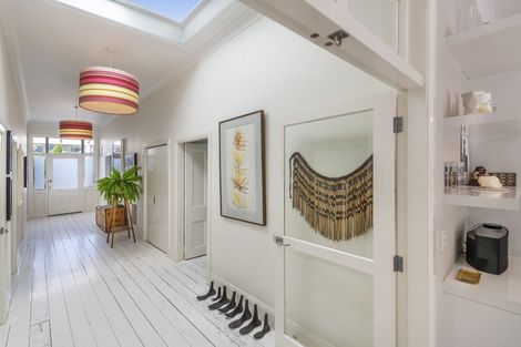 Photo of property in 48 Derwent Street, Island Bay, Wellington, 6023