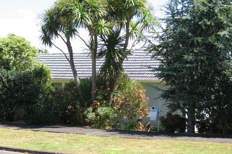 Photo of property in 2 Jamaica Place, Blockhouse Bay, Auckland, 0600