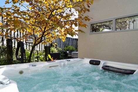 Photo of property in 30 Ngarata Avenue, Mount Maunganui, 3116