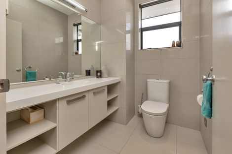 Photo of property in 12 Rauiri Drive, One Tree Point, 0118