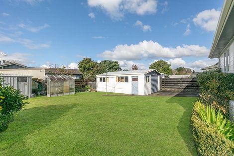 Photo of property in 10 Lipton Grove, Opaheke, Papakura, 2113