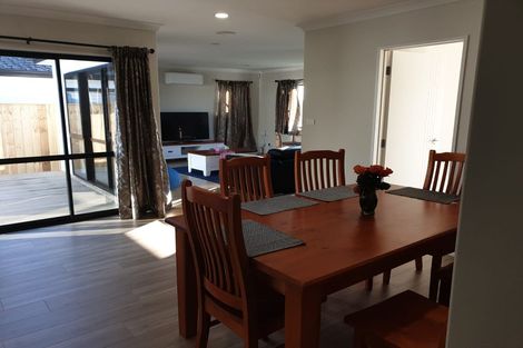 Photo of property in 32 Koroheke Road, Takanini, 2110