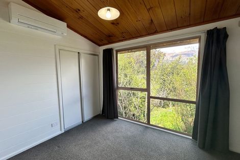 Photo of property in 8 Evergreen Place, Sunshine Bay, Queenstown, 9300