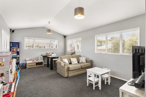 Photo of property in 19 Patons Road, Howick, Auckland, 2014