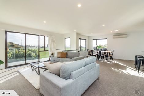 Photo of property in 122 Mccormacks Bay Road, Redcliffs, Christchurch, 8081