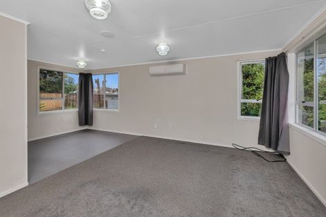 Photo of property in 10 Gannet Place, One Tree Point, 0118