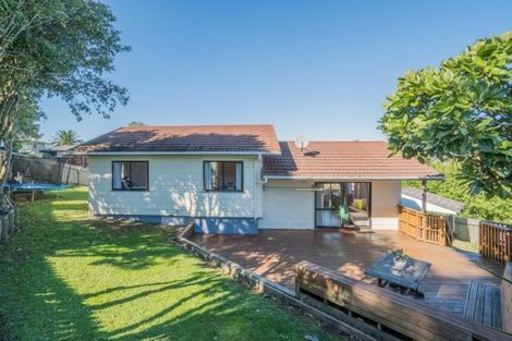 Photo of property in 11 Forster Place, West Harbour, Auckland, 0618