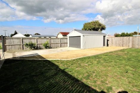 Photo of property in 14 Atkinson Street, Woodville, 4920