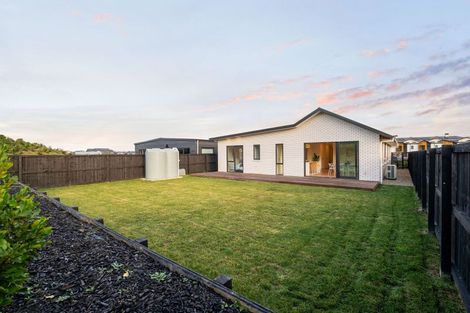 Photo of property in 39 Overton Street, Rototuna North, 3210