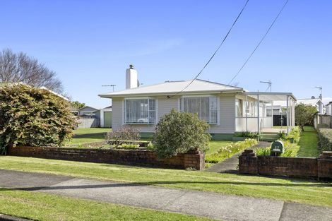 Photo of property in 42 Queens Road, Glen Avon, New Plymouth, 4312