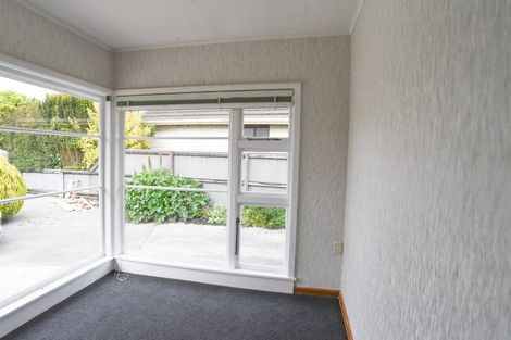 Photo of property in 10 Mappleton Avenue, Burnside, Christchurch, 8053