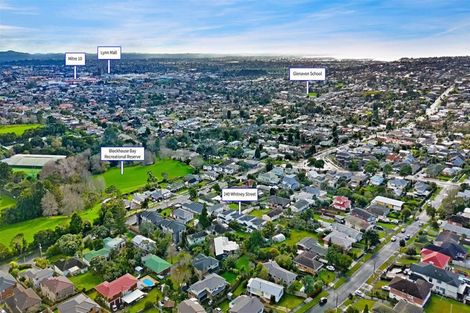 Photo of property in 240a Whitney Street, Blockhouse Bay, Auckland, 0600