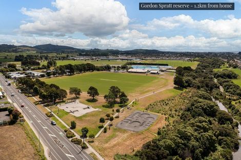 Photo of property in 17 Marion Crescent, Papamoa Beach, Papamoa, 3118