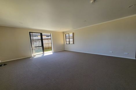 Photo of property in 49 Cyclamen Road, Mangere, Auckland, 2022