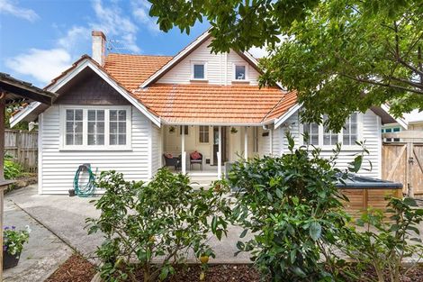 Photo of property in 14a Norwood Road, Bayswater, Auckland, 0622
