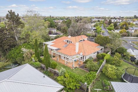 Photo of property in 19 Beerescourt Road, Beerescourt, Hamilton, 3200