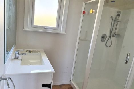 Photo of property in 12 Fitzpatrick Street, Newlands, Wellington, 6037