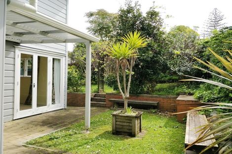 Photo of property in 1/41 Channel Road, Campbells Bay, Auckland, 0630