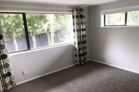 Photo of property in 6 Lewisham Street, Highland Park, Auckland, 2010