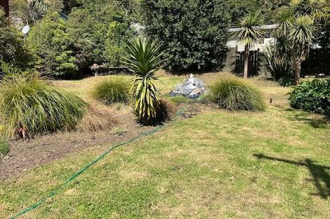 Photo of property in 8 Taungata Road, York Bay, Lower Hutt, 5013