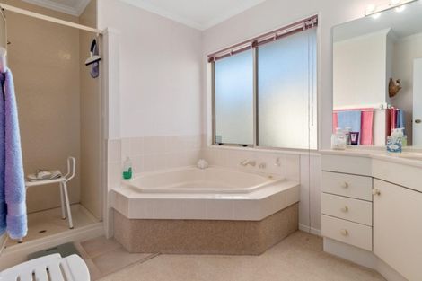 Photo of property in 17 Lotus Avenue, Mount Maunganui, 3116