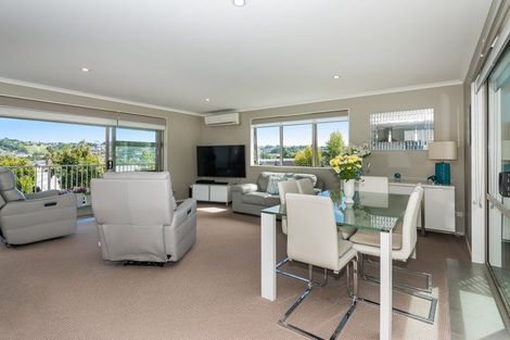 Photo of property in 11d Nimstedt Avenue, Oteha, Auckland, 0632