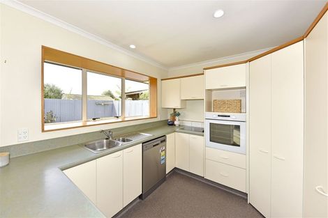 Photo of property in 6a Bentley Street, Russley, Christchurch, 8042