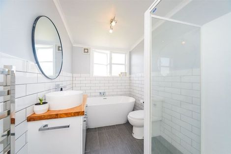 Photo of property in 90 College Street, Awapuni, Palmerston North, 4412