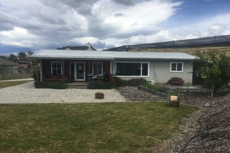 Photo of property in 19 Missy Crescent, Mount Pisa, Cromwell, 9383