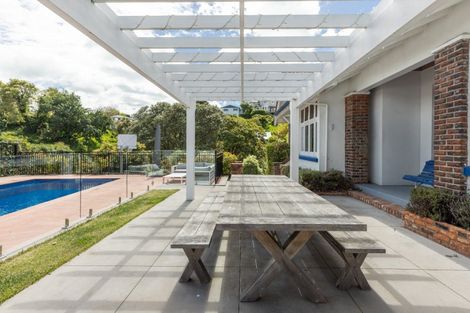 Photo of property in 60 Milton Road, Bluff Hill, Napier, 4110