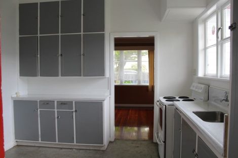 Photo of property in 3 Allardice Street, Dannevirke, 4930