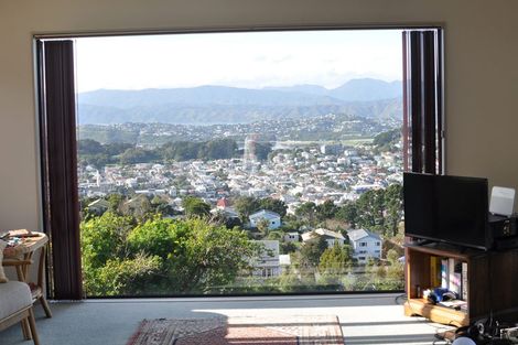 Photo of property in 33 Whaui Street, Vogeltown, Wellington, 6021