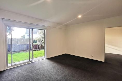 Photo of property in 2/59a Knights Road, Rothesay Bay, Auckland, 0630