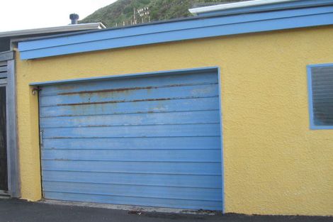 Photo of property in 176 Breaker Bay Road, Breaker Bay, Wellington, 6022