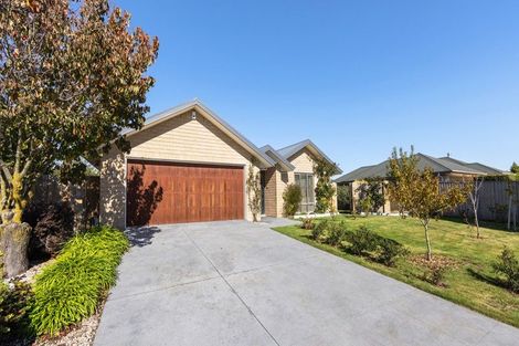 Photo of property in 19 Sovereign Gardens, Halswell, Christchurch, 8025