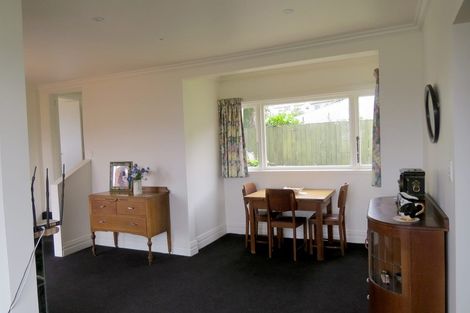 Photo of property in 71 Sutherland Road, Melrose, Wellington, 6023