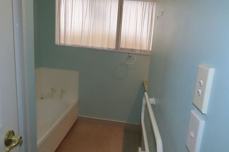 Photo of property in 52 Queen Street West, Levin, 5510
