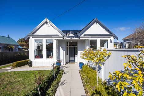 Photo of property in 17 Sandringham Street, Saint Clair, Dunedin, 9012