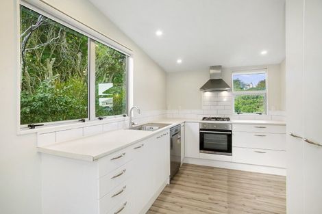 Photo of property in 7a Shortland Street, Khandallah, Wellington, 6035