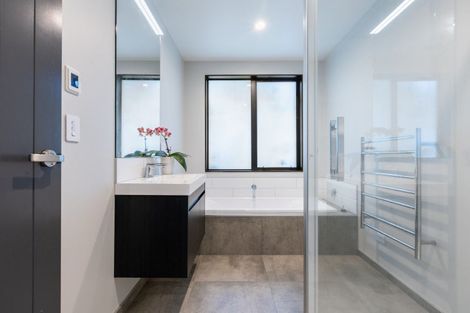 Photo of property in 30 Ferndale Drive, Waikanae, 5036