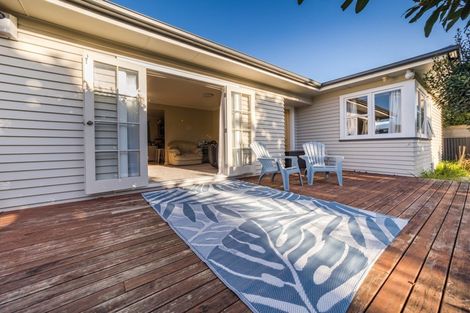 Photo of property in 4 Woodstock Place, Hokowhitu, Palmerston North, 4410